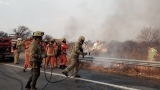 Bomberos combaten cuatro focos activos de incendios forestales en las sierras