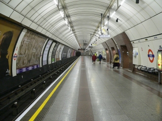Londres restringe fuertemente el servicio de subterráneo y de autobuses por el coronavirus