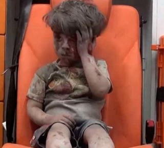 Foto del niño que conmovió al mundo