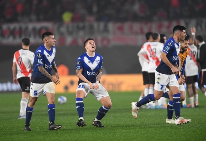 River fue eliminado por Vélez de la Copa Libertadores en una noche polémica del VAR