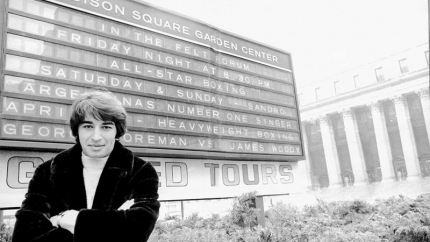 El Gitano delante del Madison Square Garden, en la víspera del recital. (Fotos gentileza Olga Garaventa)