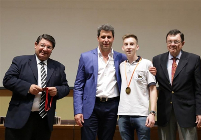 Premios a las escuelas ganadoras del Programa Aprender- Emprender