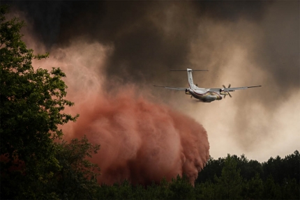 Contin&uacute;an los incendios forestales en Francia en medio de una nueva ola de calor