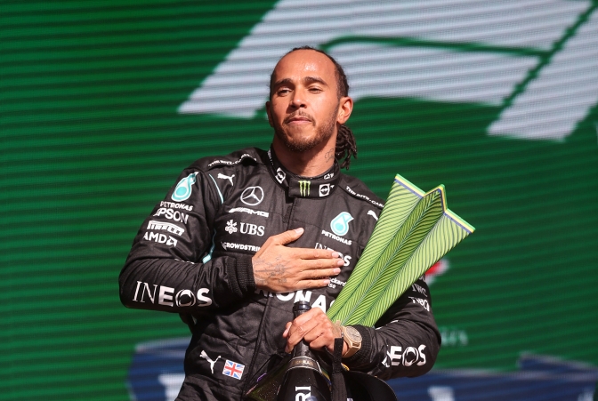 El británico Hamilton deja Mercedes Benz y pasa a Ferrari en el 2025