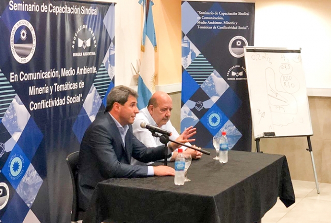 Uñac, en Buenos Aires: &quot;El futuro de nuestro país está en las manos de los trabajadores&quot;
