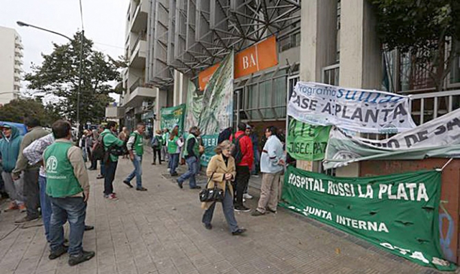 Los trabajadores estatales se declaran en pie de guerra