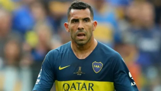 Alfaro probó un equipo para jugar ante Liga de Quito con Tevez de titular