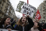 Miles de franceses salen a las calles contra la reforma laboral