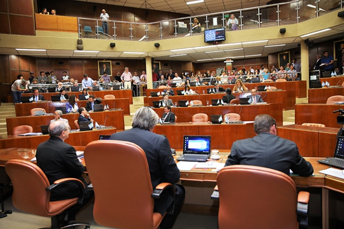 Cámara de Diputados de San Juan designaron jueces , oficiales y agentes de la Policía