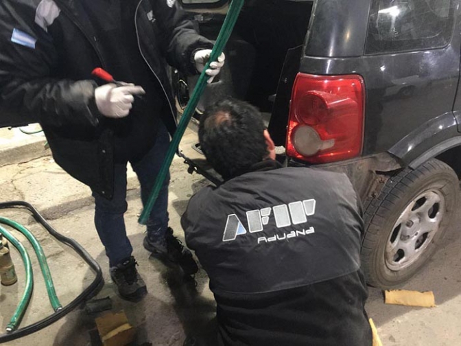 Jujuy: AFIP secuestró 5 kilos de cocaína ocultos en el paragolpes de un automóvil