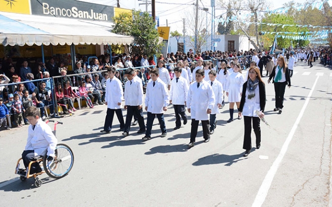 Acto y Desfile en homenaje al Maestro de América