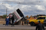 Murió una mujer y hay varios heridos en accidente de un micro que llevaba hinchas de Boca a Mendoza