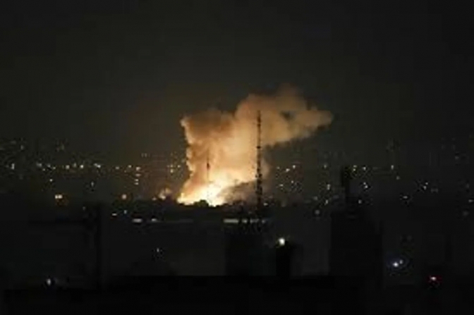 Explosión en una refinería iraní tras un ataque israelí con drones