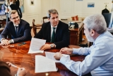 El gobernador firmó convenios con el Ministerio de Seguridad de la Nación por 140 millones de pesos