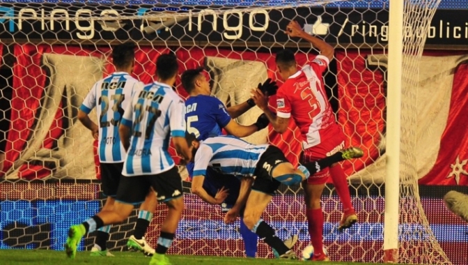 Argentinos Juniors golpeó en el final y le ganó 2 a 0 a Racing