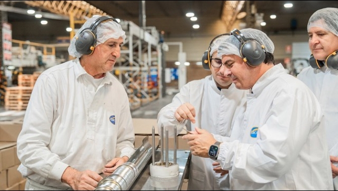 Orrego puso en valor el rol estrat&eacute;gico de la industria en la matriz productiva provincial durante su recorrido por Arcor