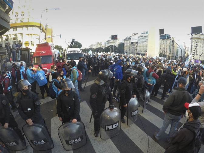 Movilizaciones en distintos puntos del país con consignas opositoras y contra el aislamiento