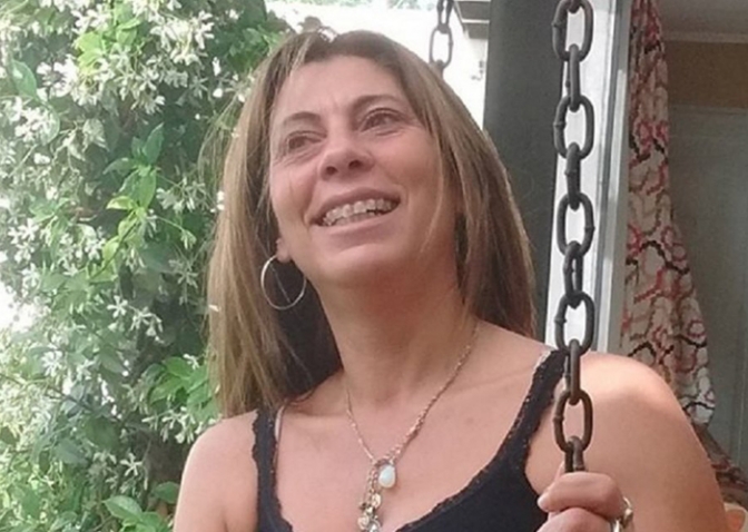 Hallan asesinada a golpes a una empresaria y buscan a su pareja