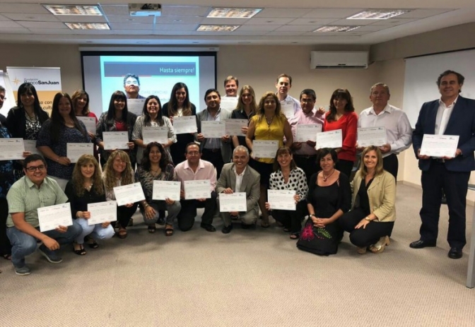 Directores de escuelas técnicas y agrotécnicas recibieron certificados de capacitación