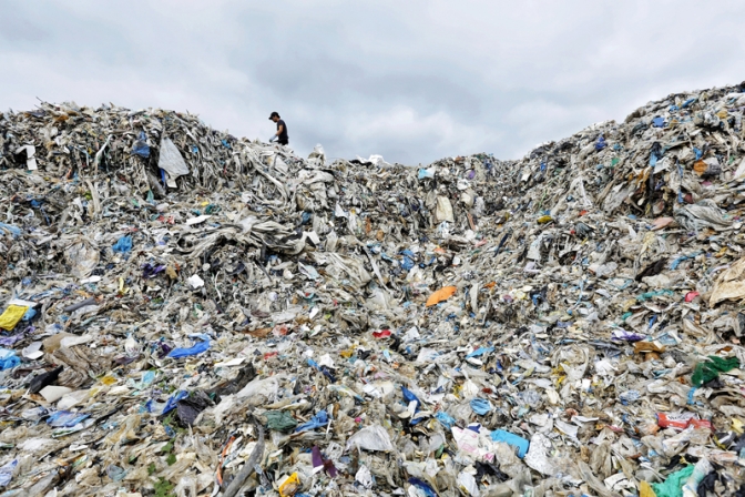 Greenpeace exigió la nulidad del decreto que permite importar basura