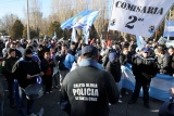 Continúa el paro de la policía en Santa Cruz