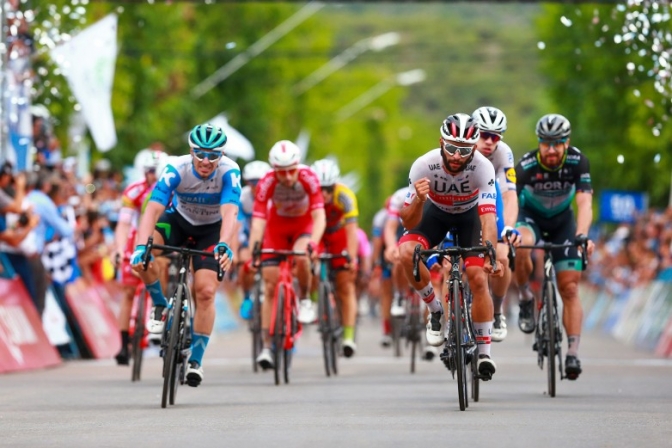 Fernando Gaviria se quedó con la cuarta etapa
