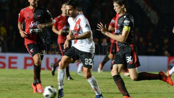 River empató y se aleja de las copas