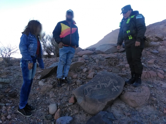 Una patrulla ambiental halla cinco grabados rupestres considerados patrimonio cultural