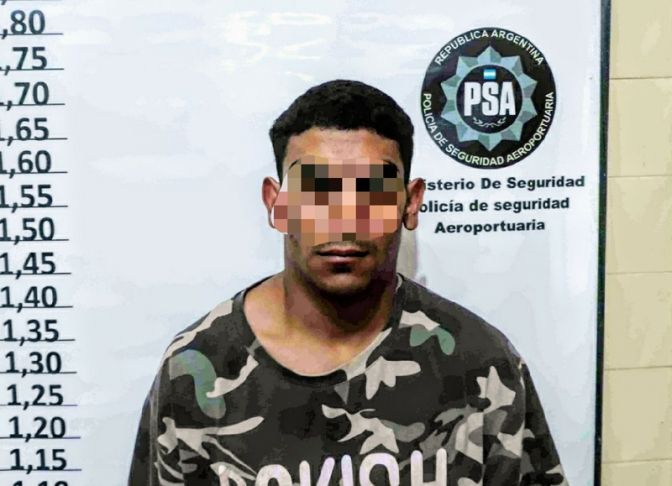 Detención de tres personas por una encomienda con más de 4,5 kilos de marihuana
