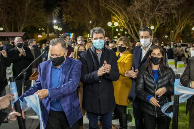 Uñac participó del aniversario de Pocito con la inauguración de cloacas y la Casa de Turismo y Cultura