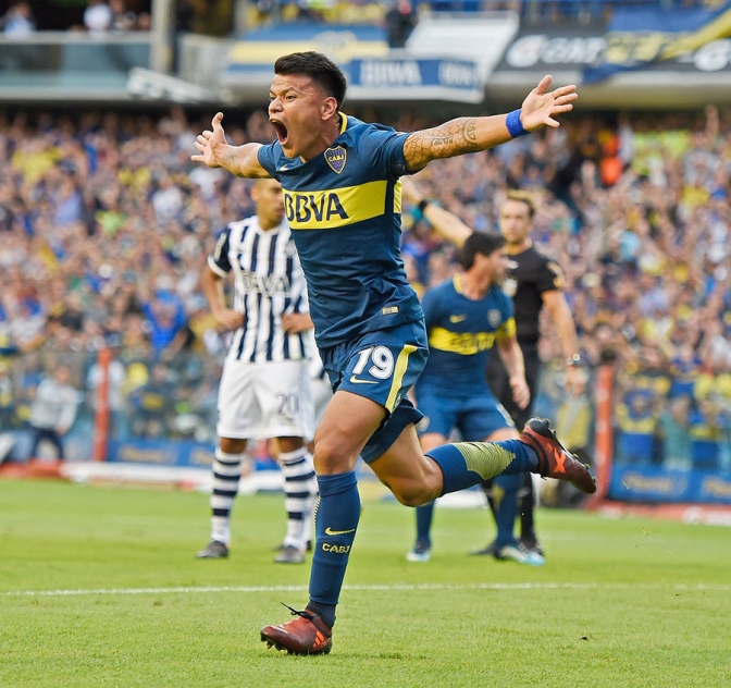 El líder Boca venció sobre final y estiró su ventaja en la cima