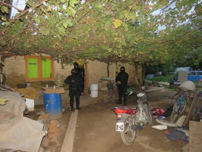 Policía de San Luis desbarató dos centros de venta de drogas