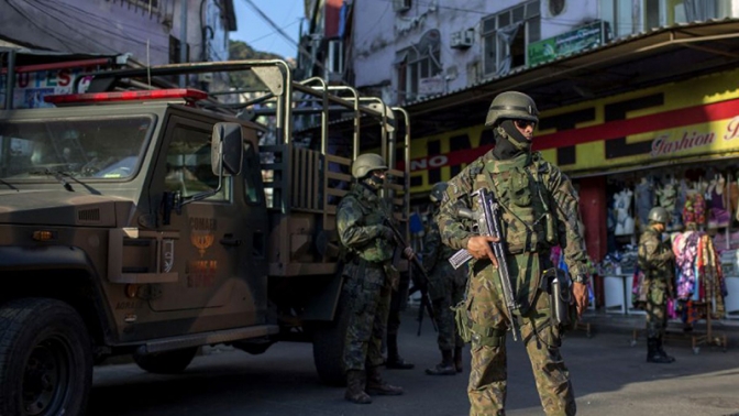 Turista española muere por disparos de la policía en Rocinha