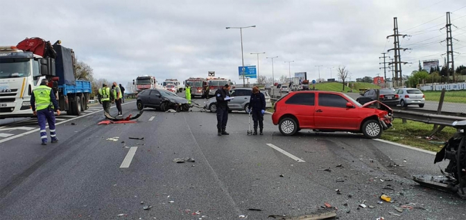 Dos jóvenes de 19 años murieron en un choque múltiple en la Panamericana