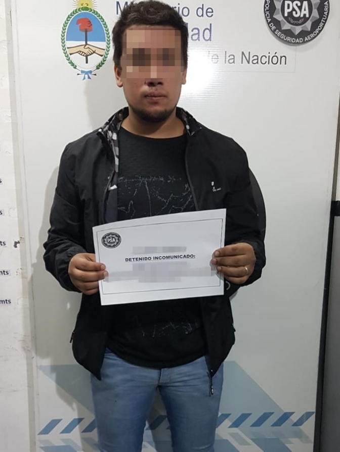 Detención en Aeroparque a dos hombres con 300 gramos de cocaína