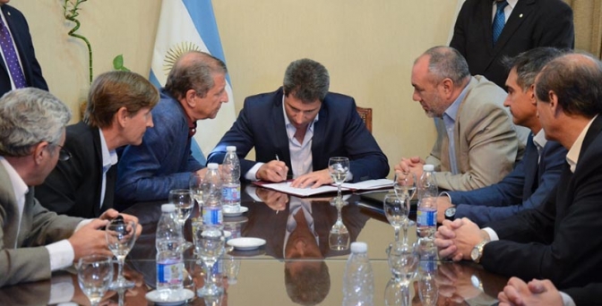 Firma de Contrato para la remodelación de Avenida Ignacio de la Roza