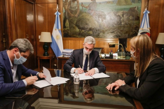 Fondo Compensador: Uñac y Meoni firmaron convenio para congelar las tarifas del transporte público