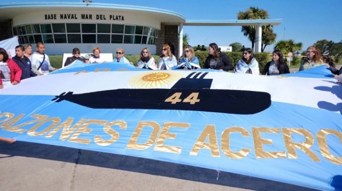 Los familiares expresaron el deseo de que el submarino sea reflotado