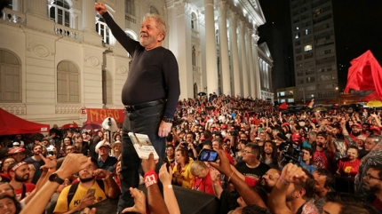 Brasil: Condenaron a Lula a casi 13 años de cárcel