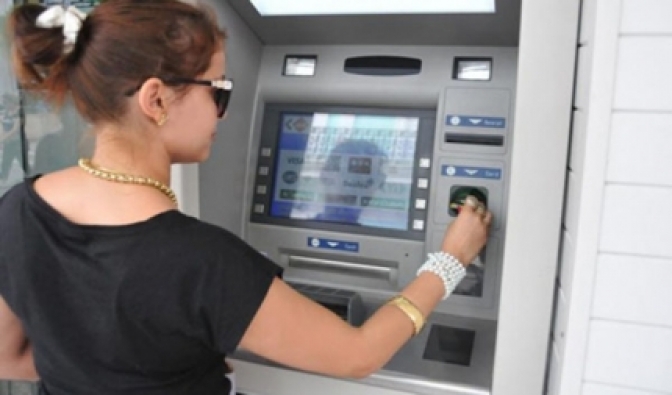 Los empleados públicos cobrarán sus haberes el 29 de marzo con aumento del 2,4%