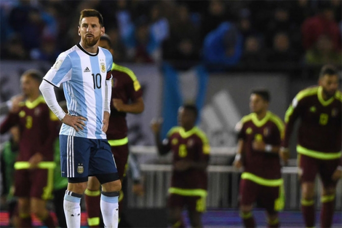 Argentina decepcionó y empató 1 a 1 con Venezuela en el Monumental