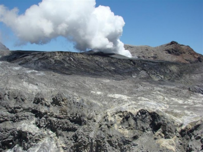 El volcán Peteroa en alerta amarilla por mucho tiempo