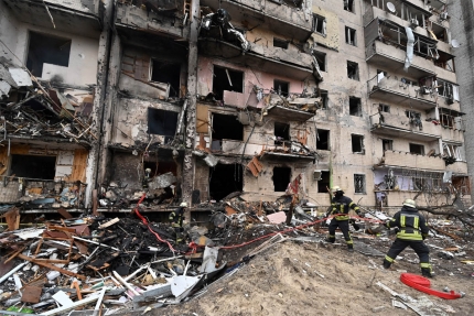 Dos fuertes explosiones resonaron en el centro de Kiev