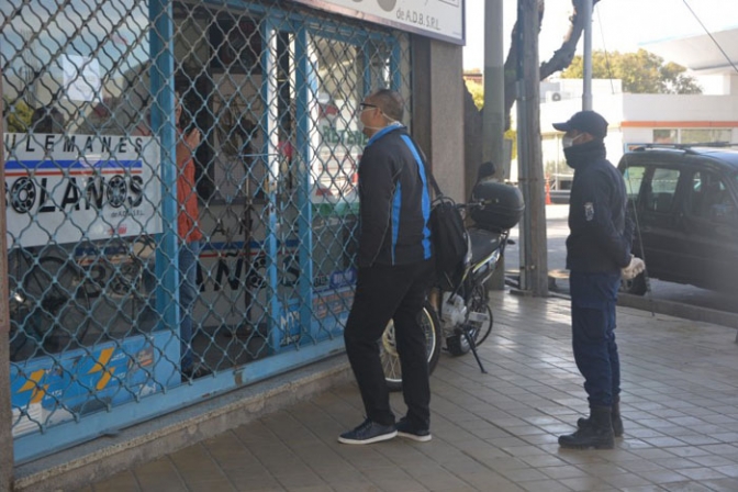 Labraron actas y clausuraron comercios infractores