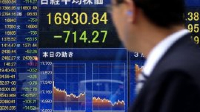 Las acciones y los bonos argentinos subieron y el riesgo país bajó