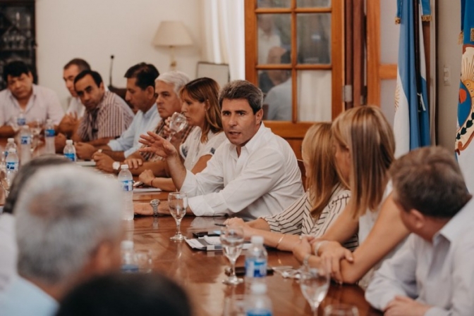 Uñac y los 19 intendentes, comprometidos a trabajar en conjunto en la prevención del coronavirus
