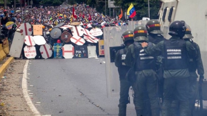 Venezuela: un muerto en otro día de protestas y enfrentamientos