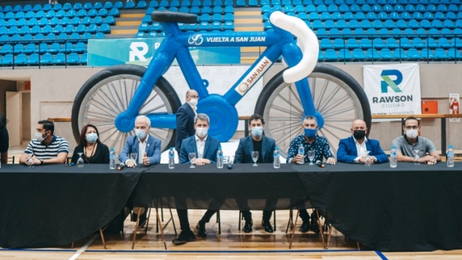 Uñac presidió la presentación de la Vuelta Master San Juan 2022