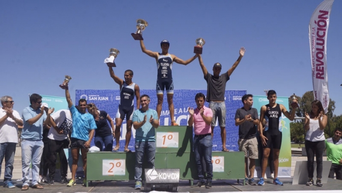 Gonzalo Tellechea se quedó con el Triatlón del Sol