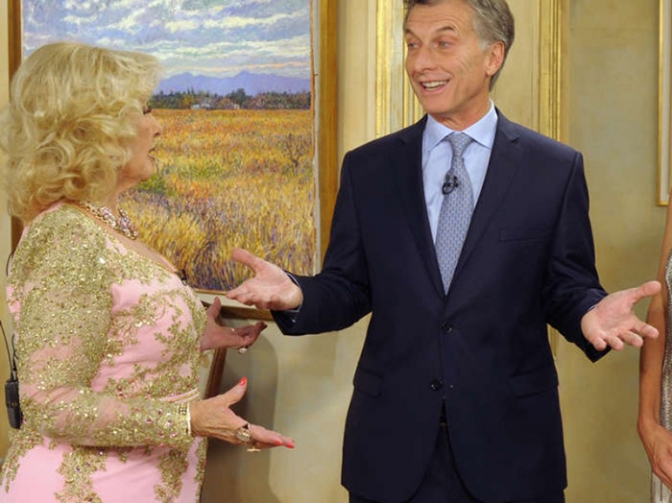 Mirtha Legrand criticó a Macri por &quot;veranear tanto tiempo cuando el país está muy difícil&quot;